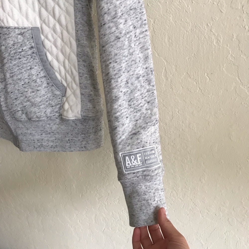 Abercrombie & Fitch Gray and White Quilted Hoodie - Picture 6 of 8